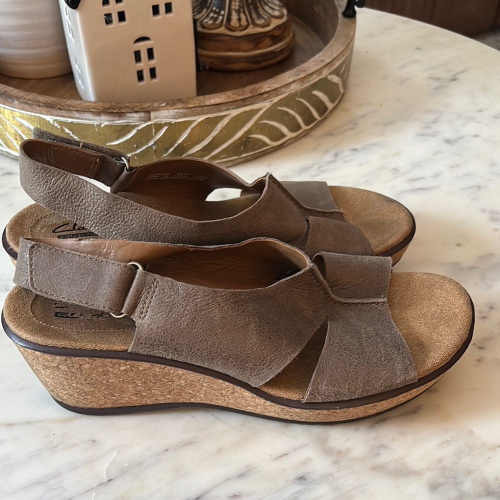Women Clarks wedge cork heel sandals 8 1/2